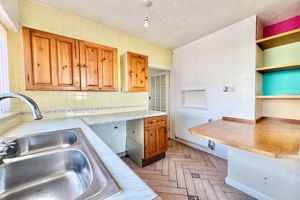 Kitchen- click for photo gallery